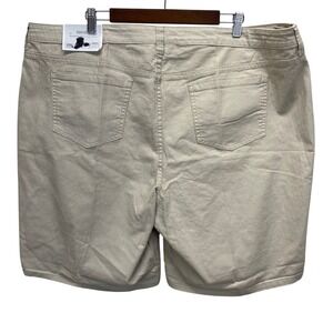 CJ Banks Women's Beige Relaxed Fit High Rise Shorts Size 24W Average Stretch